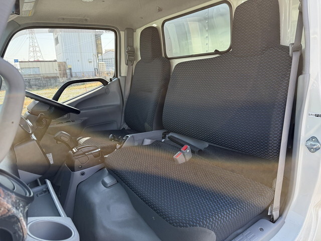 日野デュトロアルミバン小型（2t・3t）[写真39]
