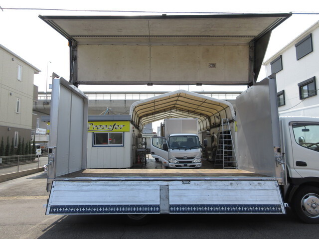 トヨタトヨエースアルミウイング小型（2t・3t）[写真14]