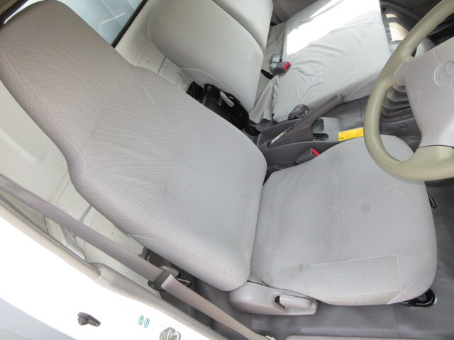 トヨタトヨエースアルミウイング小型（2t・3t）[写真19]