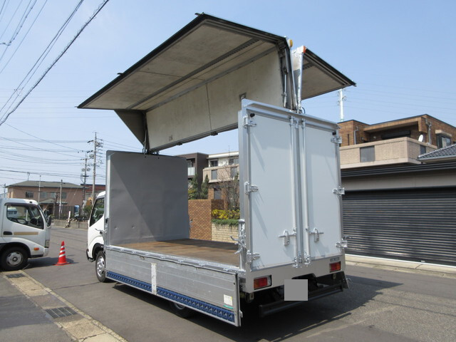 トヨタトヨエースアルミウイング小型（2t・3t）[写真02]