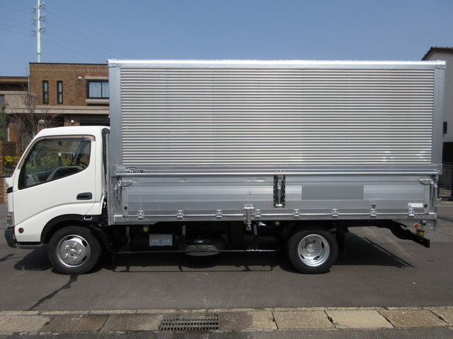 トヨタトヨエースアルミウイング小型（2t・3t）[写真06]