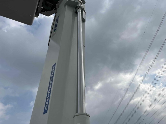 三菱ふそうキャンター高所作業車小型（2t・3t）[写真12]