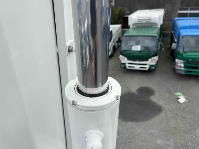 三菱ふそうキャンター高所作業車小型（2t・3t）[写真13]