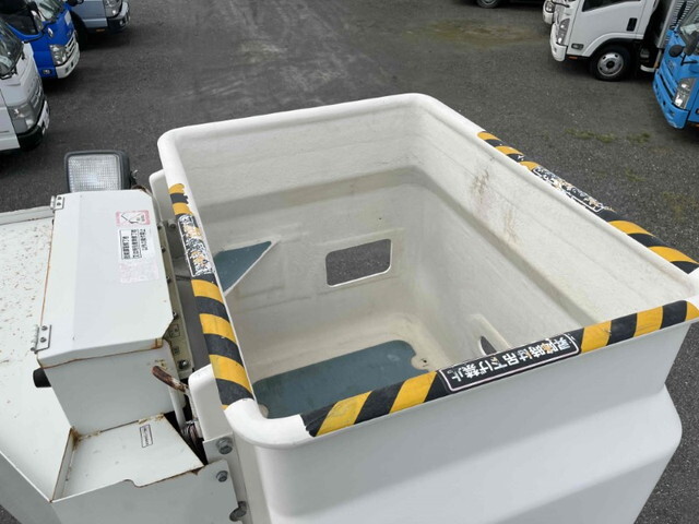 三菱ふそうキャンター高所作業車小型（2t・3t）[写真14]