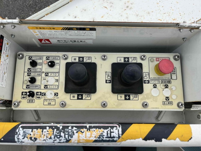 三菱ふそうキャンター高所作業車小型（2t・3t）[写真15]