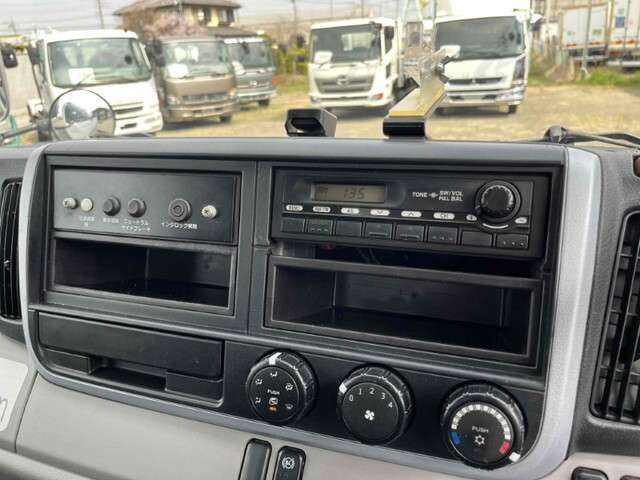 三菱ふそうキャンター高所作業車小型（2t・3t）[写真34]