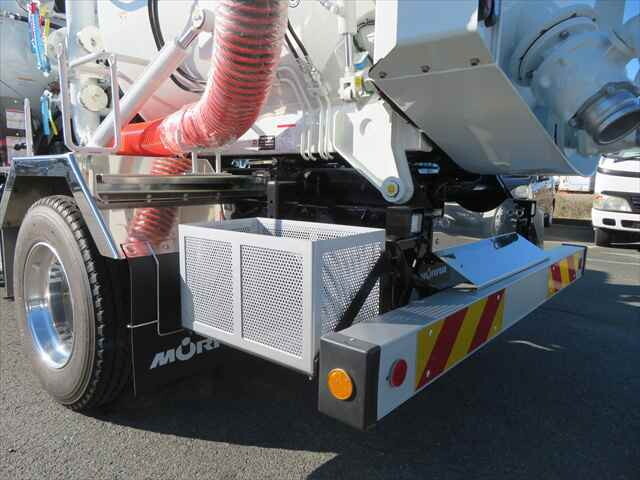 三菱ふそうファイターバキュームカー中型（4t）[写真09]