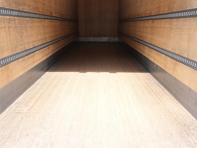 いすゞフォワードアルミバン中型（4t）[写真12]