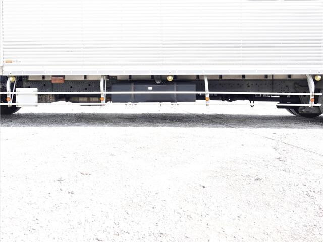 いすゞフォワードアルミバン中型（4t）[写真20]