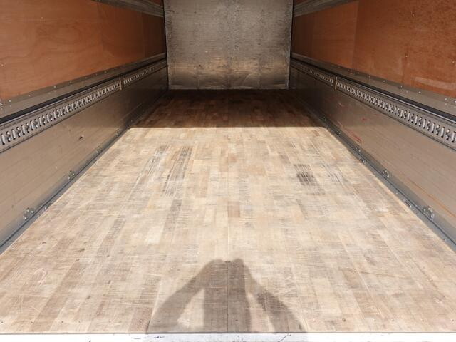 三菱ふそうファイターアルミウイング中型（4t）[写真17]