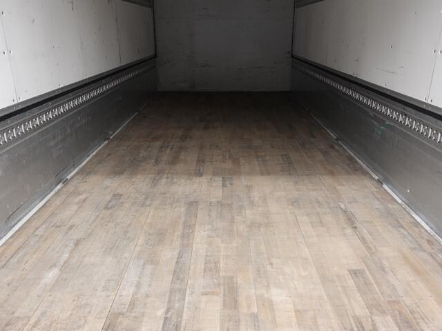 三菱ふそうファイターアルミウイング中型（4t）[写真18]