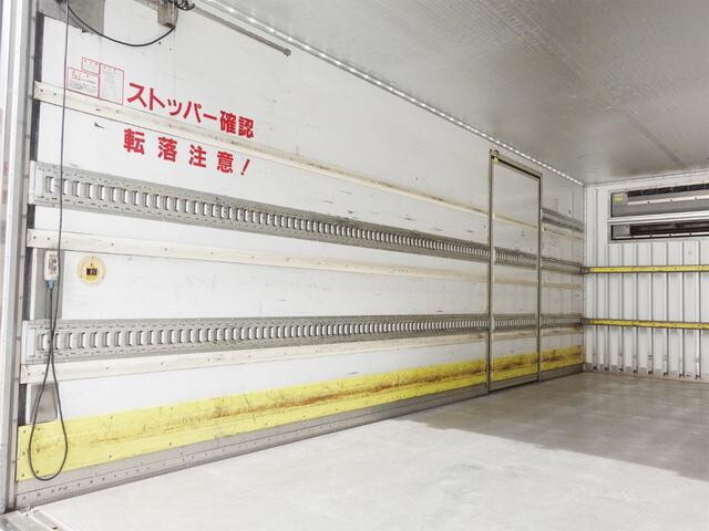 いすゞフォワード冷凍車（冷蔵車）増トン（6t・8t）[写真12]