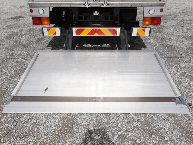 三菱ふそうファイターアルミバン中型（4t）[写真11]