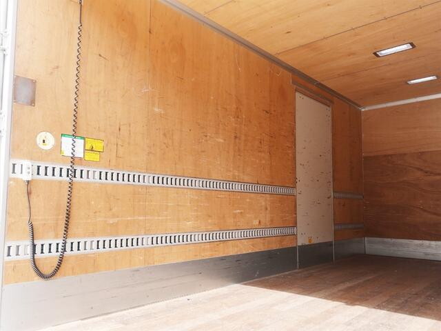 三菱ふそうファイターアルミバン中型（4t）[写真12]