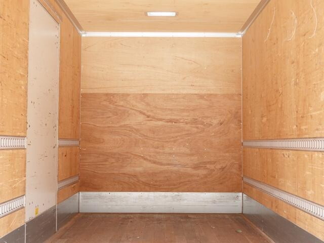 三菱ふそうファイターアルミバン中型（4t）[写真14]