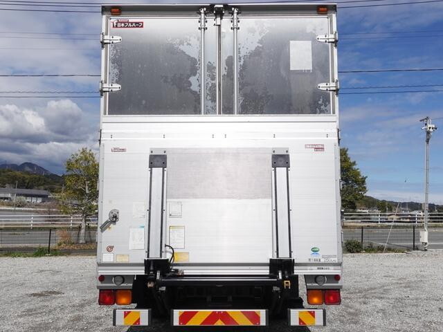 三菱ふそうファイターアルミバン中型（4t）[写真02]