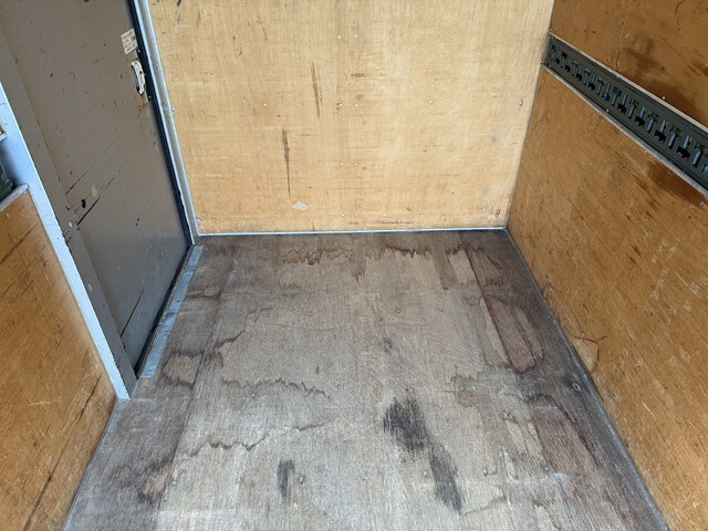 トヨタトヨエースアルミバン中型（4t）[写真13]