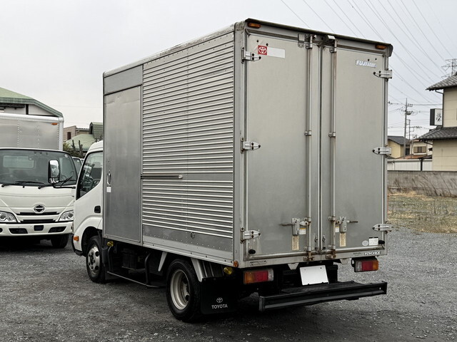 トヨタトヨエースアルミバン中型（4t）[写真02]