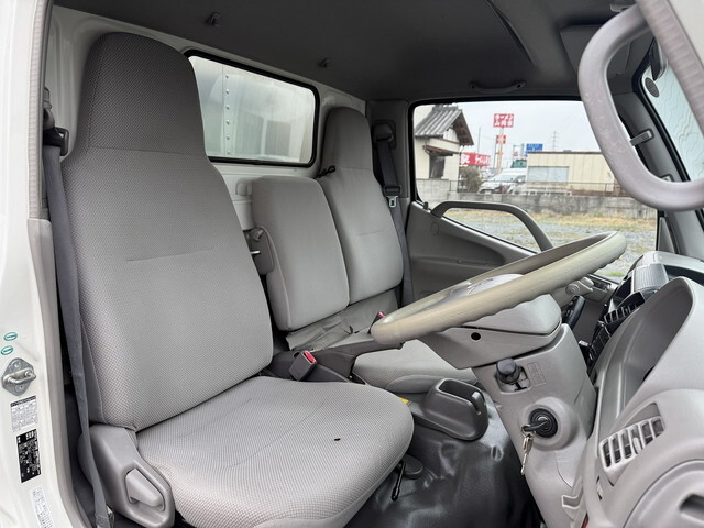 トヨタトヨエースアルミバン中型（4t）[写真32]
