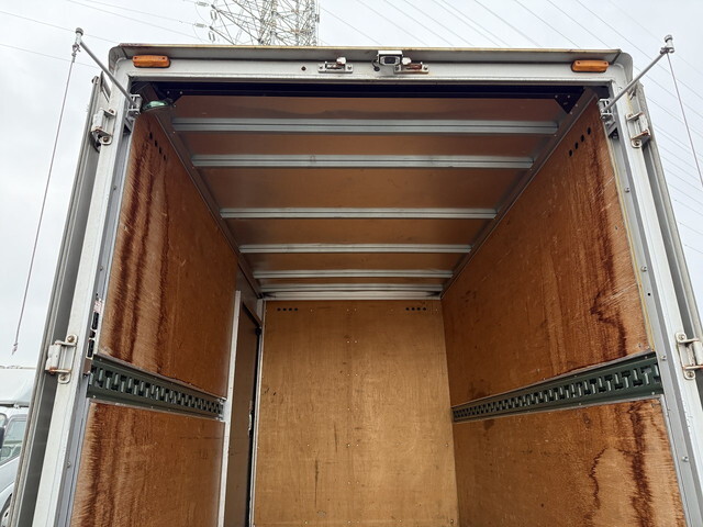 トヨタトヨエースアルミバン中型（4t）[写真08]