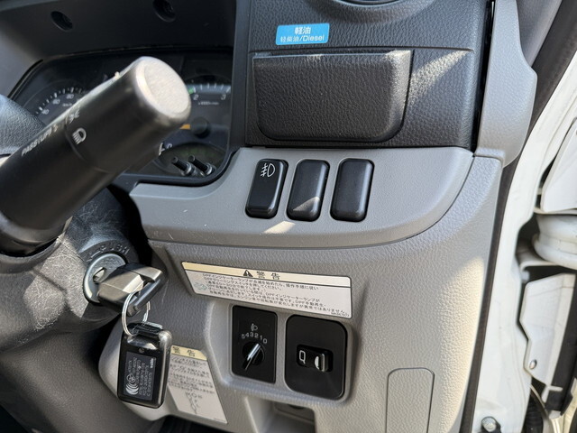 日産アトラスパネルバン中型（4t）[写真31]