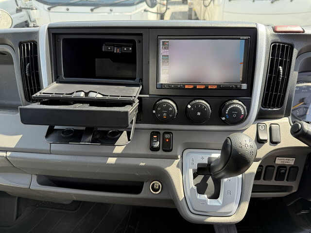 日産アトラスパネルバン中型（4t）[写真33]