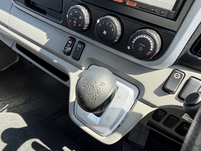 日産アトラスパネルバン中型（4t）[写真34]