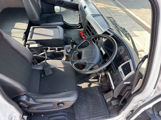 三菱ふそうファイターアルミブロック中型（4t）[写真17]