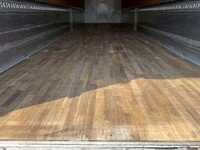 UDトラックスクオンアルミウイング大型（10t）[写真11]