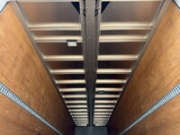 UDトラックスクオンアルミウイング大型（10t）[写真12]