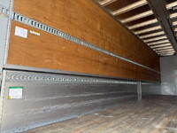 UDトラックスクオンアルミウイング大型（10t）[写真13]