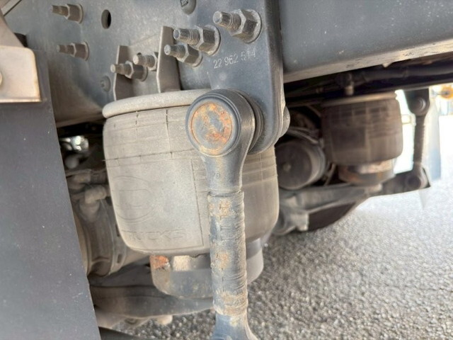 UDトラックスクオンアルミウイング大型（10t）[写真15]