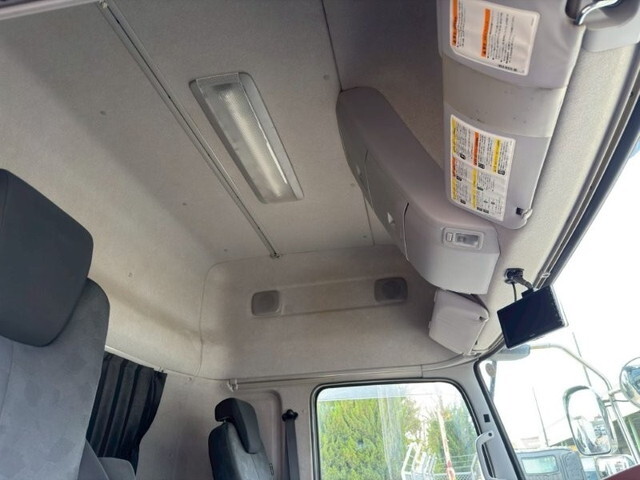 UDトラックスクオンアルミウイング大型（10t）[写真25]