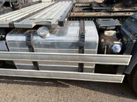 日野プロフィアトレーラーヘッド（トラクターヘッド）大型（10t）[写真12]