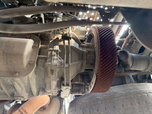 日野プロフィアトレーラーヘッド（トラクターヘッド）大型（10t）[写真12]