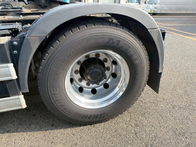 日野プロフィアトレーラーヘッド（トラクターヘッド）大型（10t）[写真13]