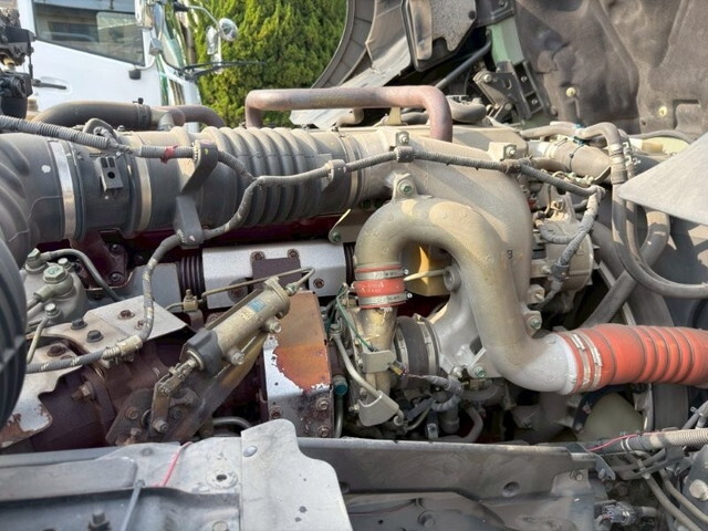 日野プロフィアトレーラーヘッド（トラクターヘッド）大型（10t）[写真16]