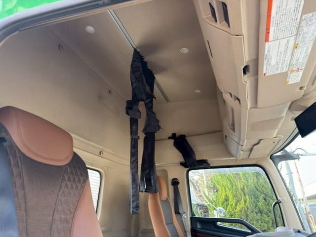 日野プロフィアトレーラーヘッド（トラクターヘッド）大型（10t）[写真19]