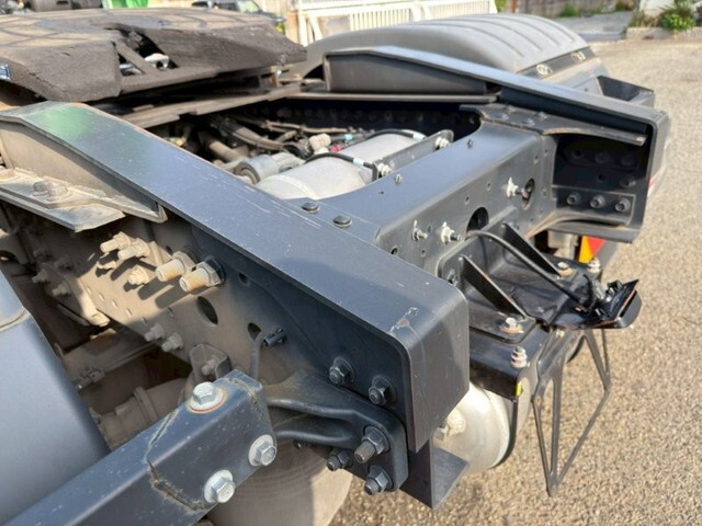 日野プロフィアトレーラーヘッド（トラクターヘッド）大型（10t）[写真07]