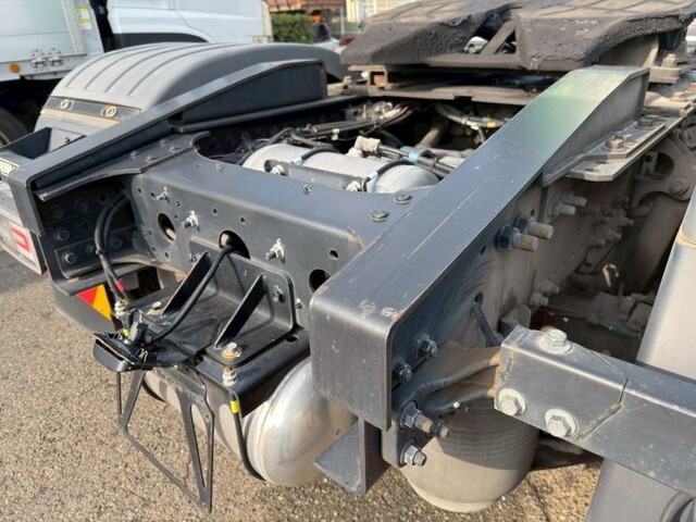 日野プロフィアトレーラーヘッド（トラクターヘッド）大型（10t）[写真08]