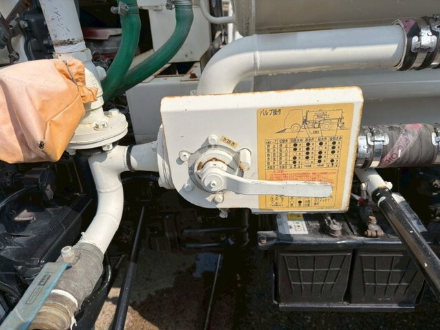 日野デュトロ散水車小型（2t・3t）[写真13]