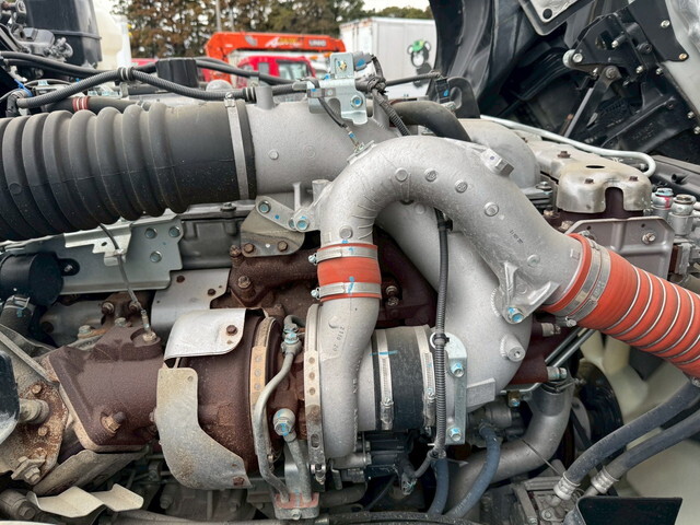 いすゞギガミキサー車（コンクリートミキサー）大型（10t）[写真37]