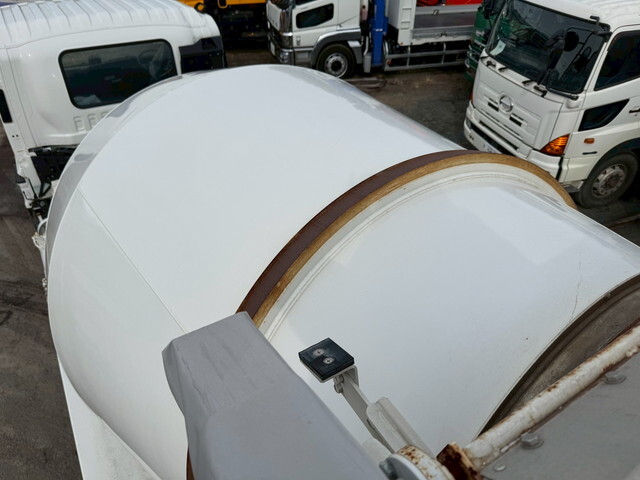 いすゞギガミキサー車（コンクリートミキサー）大型（10t）[写真08]
