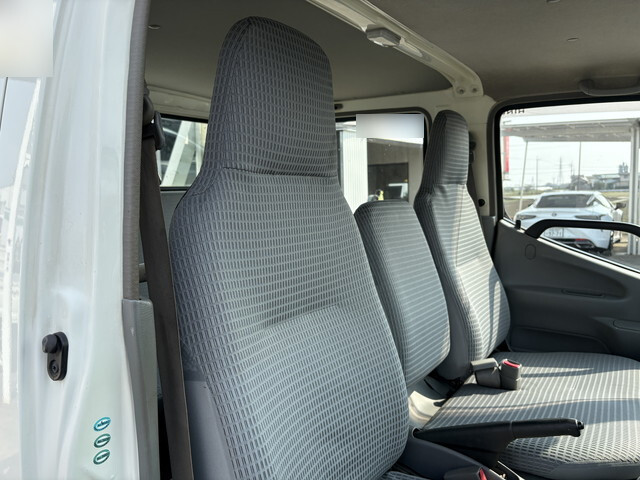 日野デュトロダブルキャブ（Wキャブ）小型（2t・3t）[写真30]