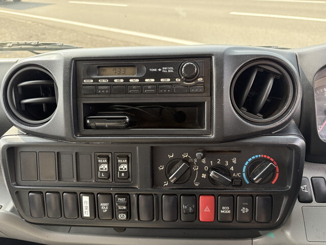 日野デュトロダブルキャブ（Wキャブ）小型（2t・3t）[写真32]