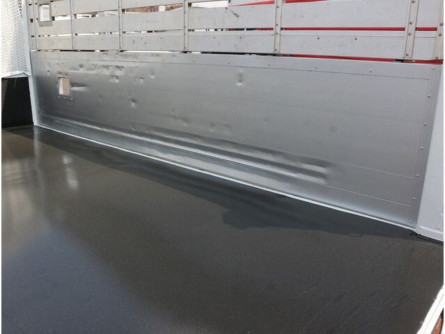 いすゞエルフアルミブロック小型（2t・3t）[写真12]