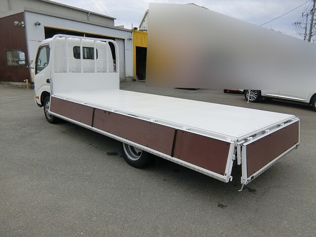 日野デュトロ平ボディ小型（2t・3t）[写真11]