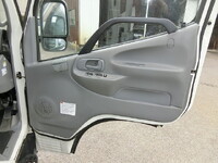 日野デュトロ平ボディ小型（2t・3t）[写真15]