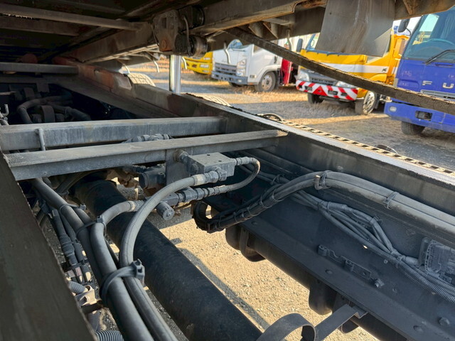 日野プロフィアセーフティローダー大型（10t）[写真18]