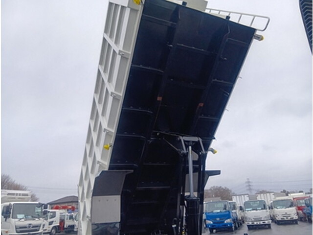 日野レンジャー深ダンプ（土砂禁ダンプ）中型（4t）[写真11]